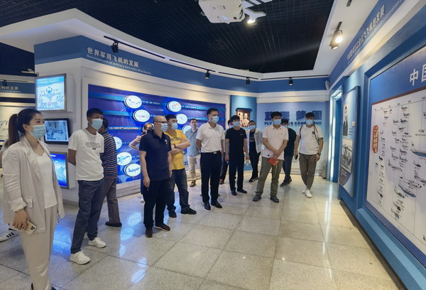 鹰击长空 谱写改革新篇——省建科院第一、二党支部庆建党百年参观沈飞航空博览园(图2) 鹰击长空 谱写改革新篇——省建科院第一、二党支部庆建党百年参观沈飞航空博览园(图2)