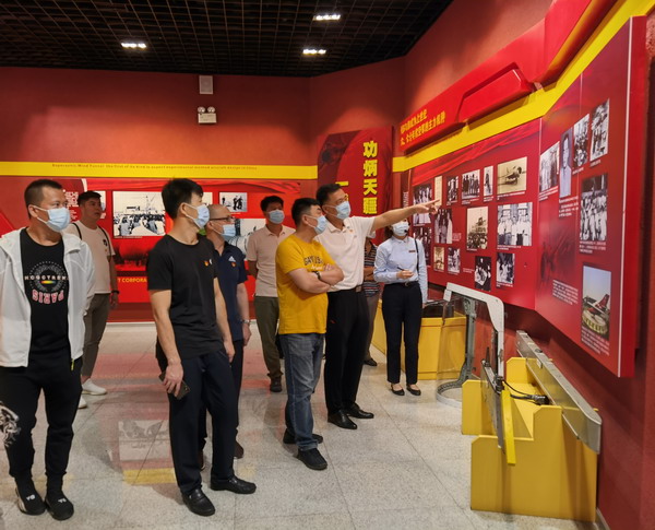 鹰击长空 谱写改革新篇——省建科院第一、二党支部庆建党百年参观沈飞航空博览园(图3) 鹰击长空 谱写改革新篇——省建科院第一、二党支部庆建党百年参观沈飞航空博览园(图3)