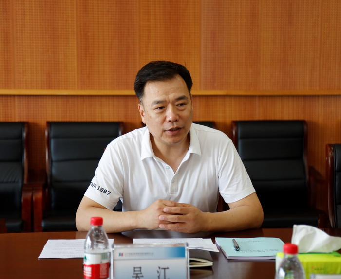 集团工会领导调研我院劳模创新工作室和职工创新工作室(图2) 集团工会领导调研我院劳模创新工作室和职工创新工作室(图2)