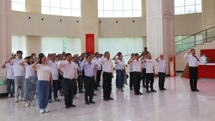 传承雷锋精神,弘扬榜样力量——省建科院组织党员干部参观雷锋纪念馆(图4) 传承雷锋精神,弘扬榜样力量——省建科院组织党员干部参观雷锋纪念馆(图4)