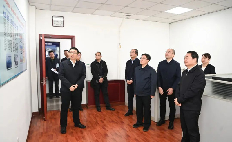 郝鹏在省国资委调研时强调 解放思想坚定信心加快推动国有企业高质量发展 为实现辽宁全面振兴新突破提供坚实战略支撑(图2) 郝鹏在省国资委调研时强调 解放思想坚定信心加快推动国有企业高质量发展 为实现辽宁全面振兴新突破提供坚实战略支撑(图2)